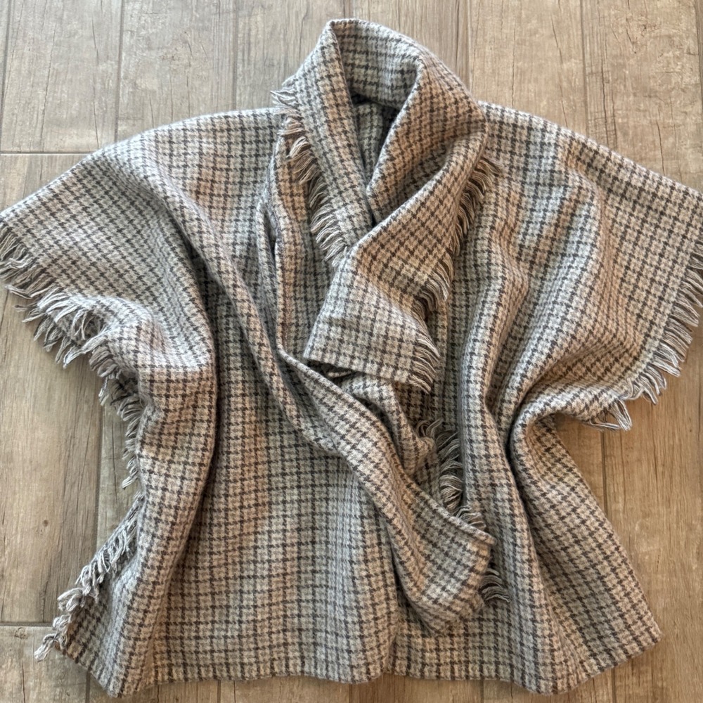 Endeavour 100% Pure New Wool Houndstooth Fringe Poncho Cape Made in New Zealand